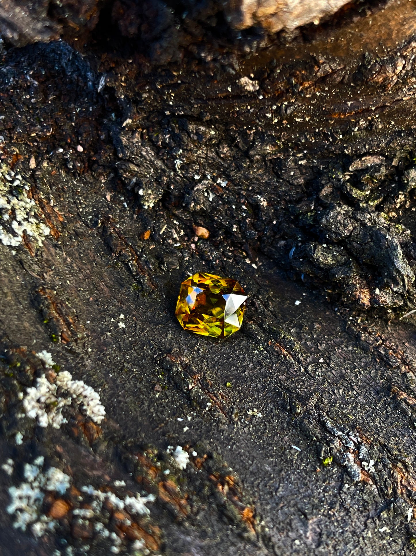 3.07ct Sphen
